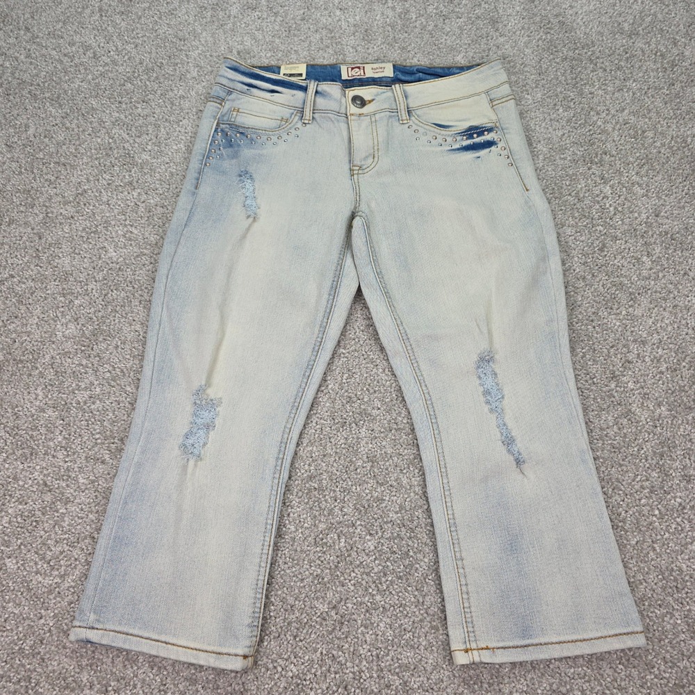 LEI Ashley Y2K Low Rise Capri Jeans Stone Wash Distressed Studded Sz 7 Magnolia